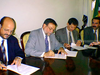 nossacaixa_01032002_1.jpg