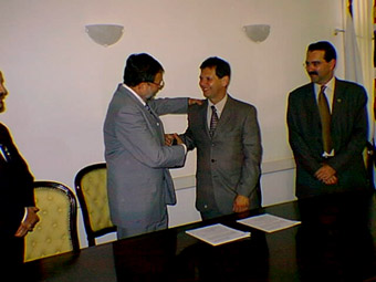 nossacaixa_01032002_2.jpg