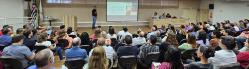 Everaldo Pinheiro apresentando o processo de implantação do ponto eletrônico Unicamp no Fórum de Gestores PAEPE do dia 24/11/2023