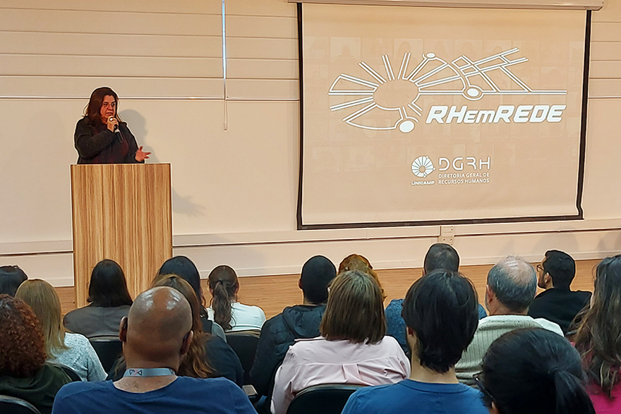 Cidinha Quina encerrou o encontro e convidou para o lançamento do Programa de Desenvolvimento de Gerentes (PDG), no próximo dia 30/8