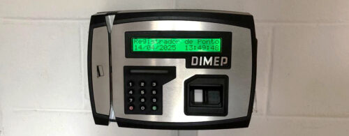 Relógio para registro de ponto eletrônico.