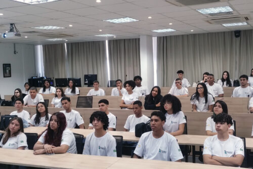 Patrulheiros em sala de aula
