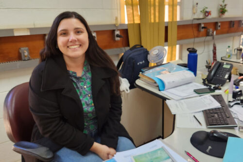 Juliana em seu posto de trabalho